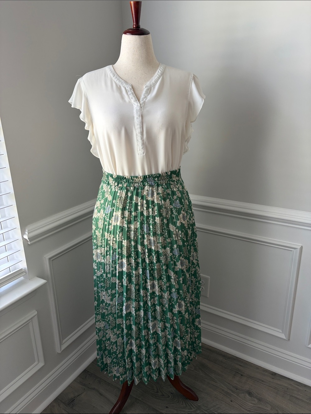 Max Studio Green Floral Pleated Skirt | size large